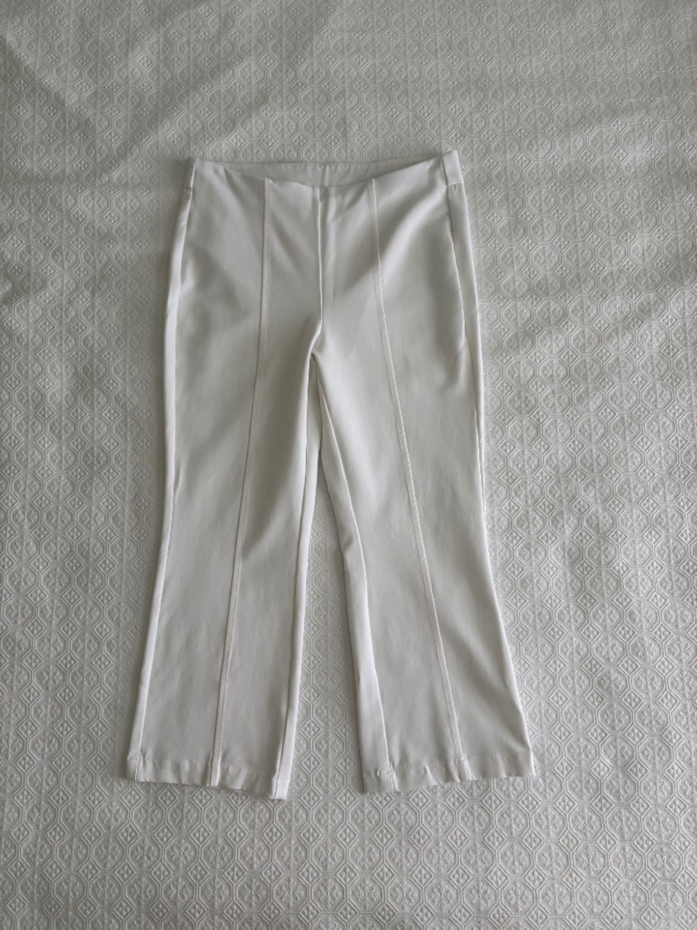 Chico's Juliet So Slimming Flared Ankle Pants Chalk Size 1.5 XL Pull-On
